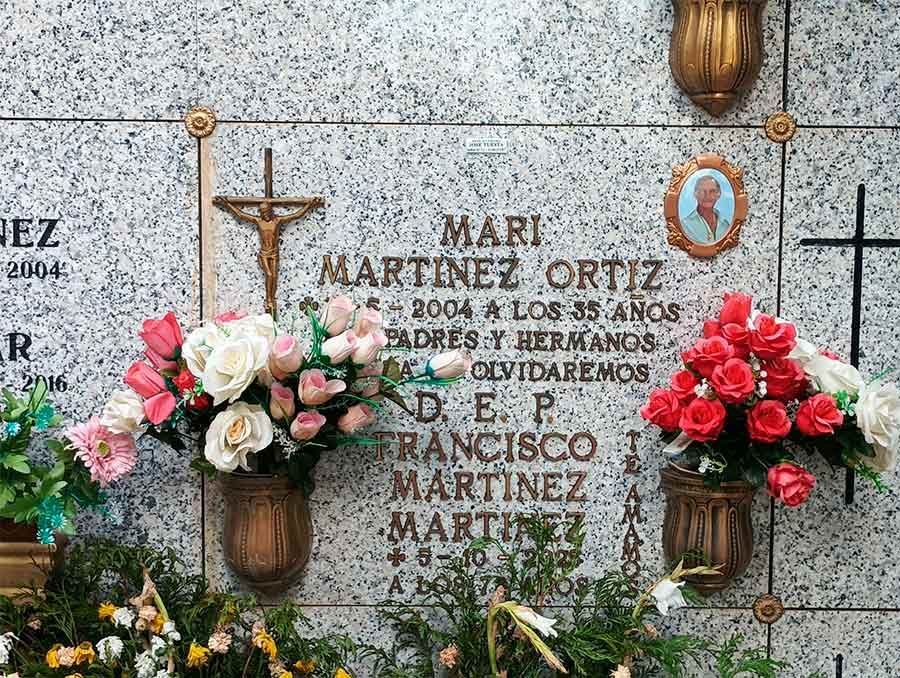 Tumba con la inscripción 