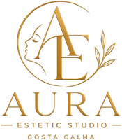 Logotipo de Gold Aura Estétic Studio con un rostro estilizado, “AE”, una rama de olivo y el texto “Costa Blanca”.