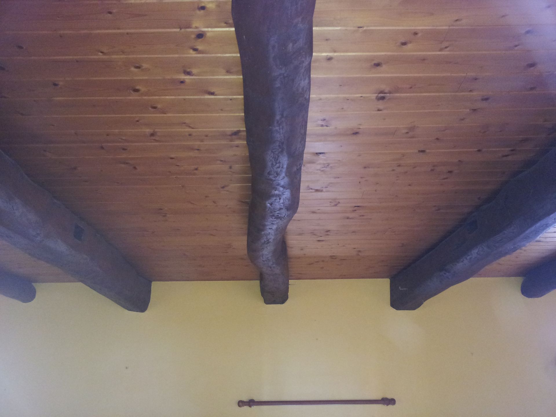 Plafond avec poutres en chêne