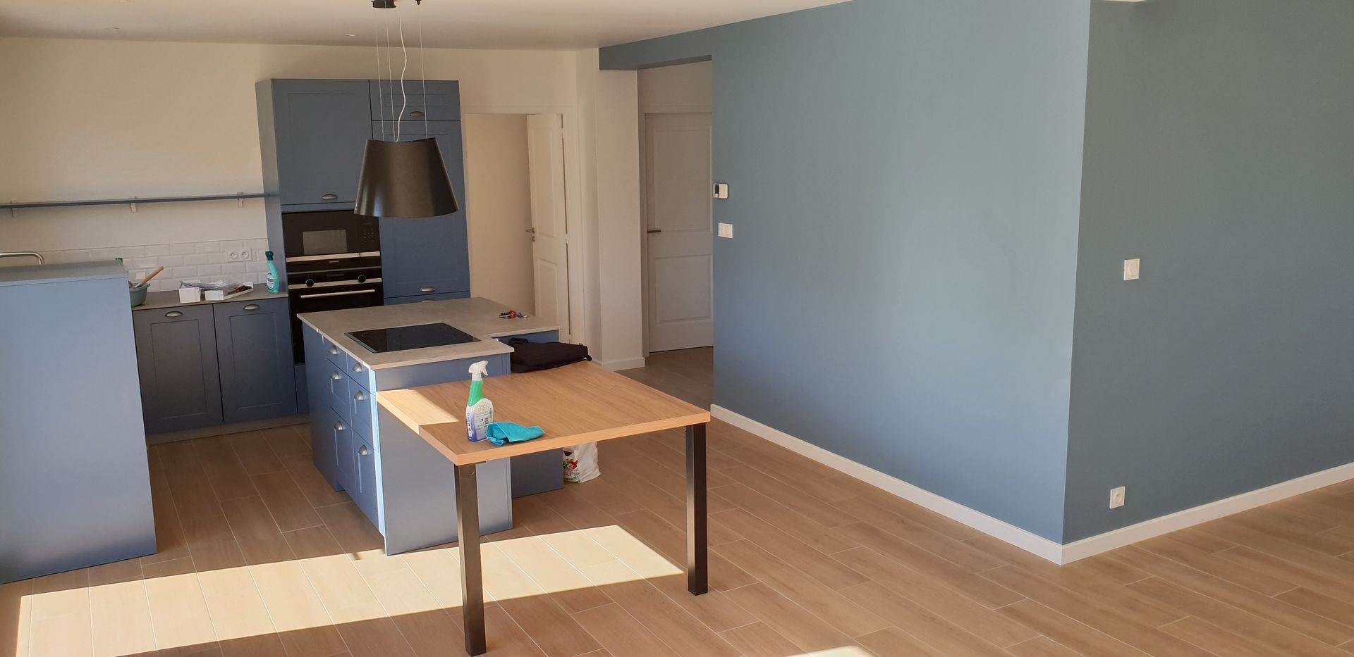 Peinture dans maison neuve