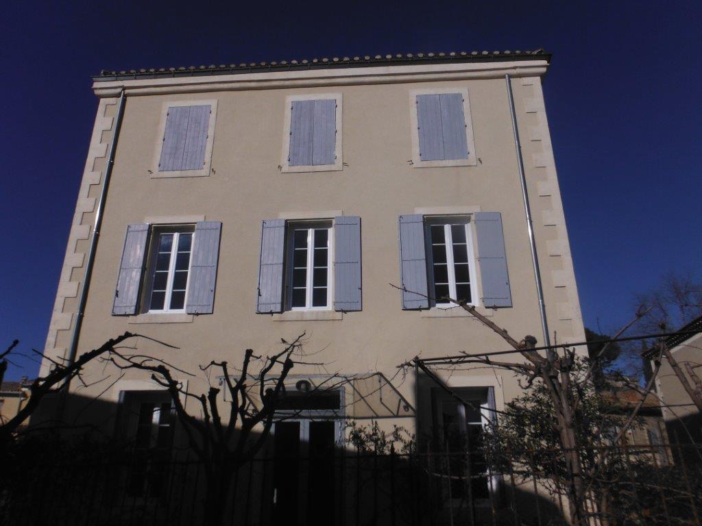  SARL Marquis à Nîmes - Réfection de façade avec enduit traditionnel