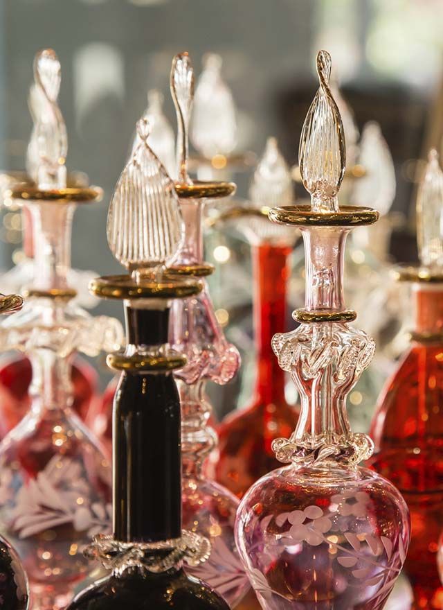 Perfumes árabes exhibidos