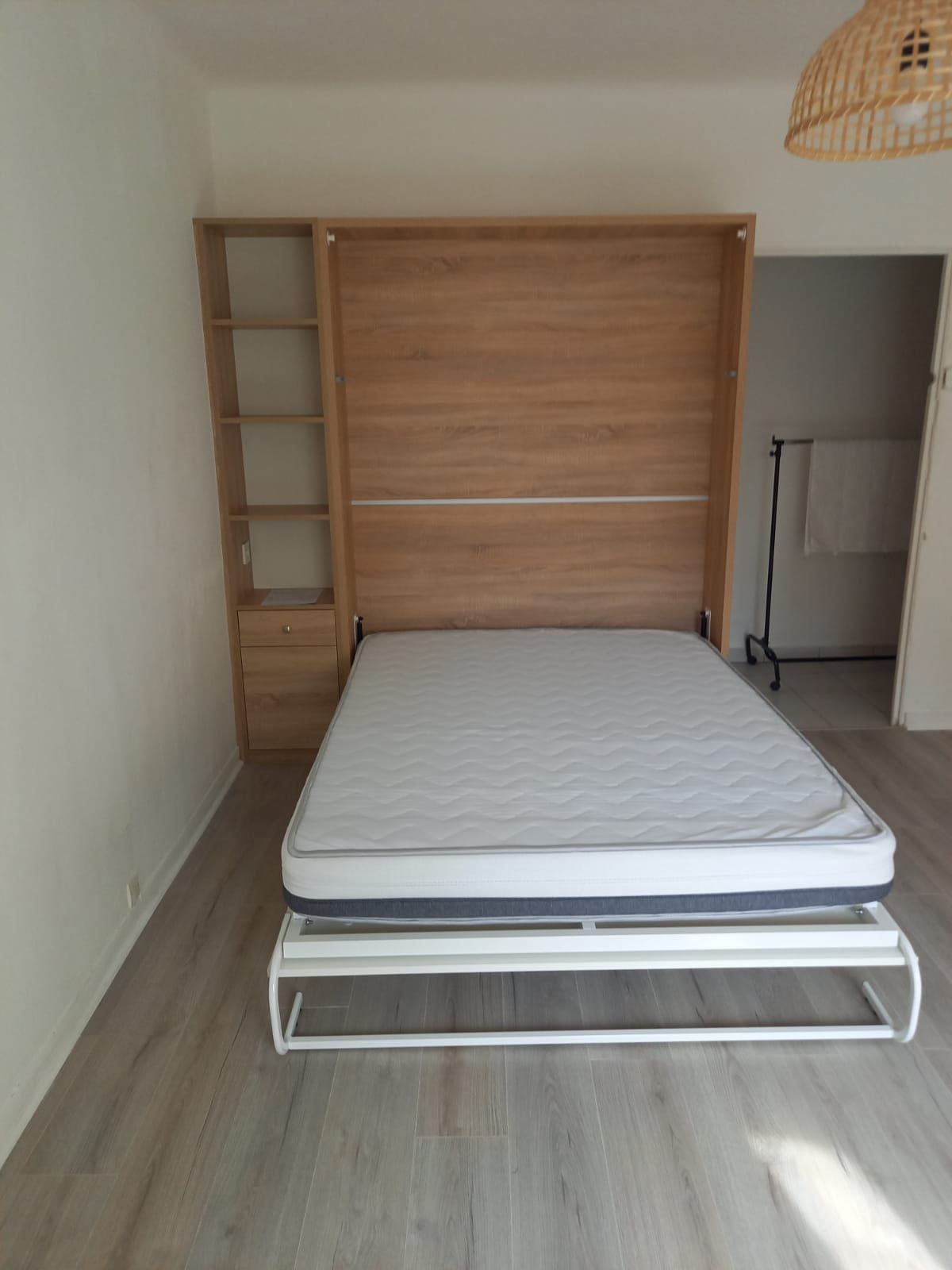 Aménagement sur mesure à Nantes avec lit relevable.