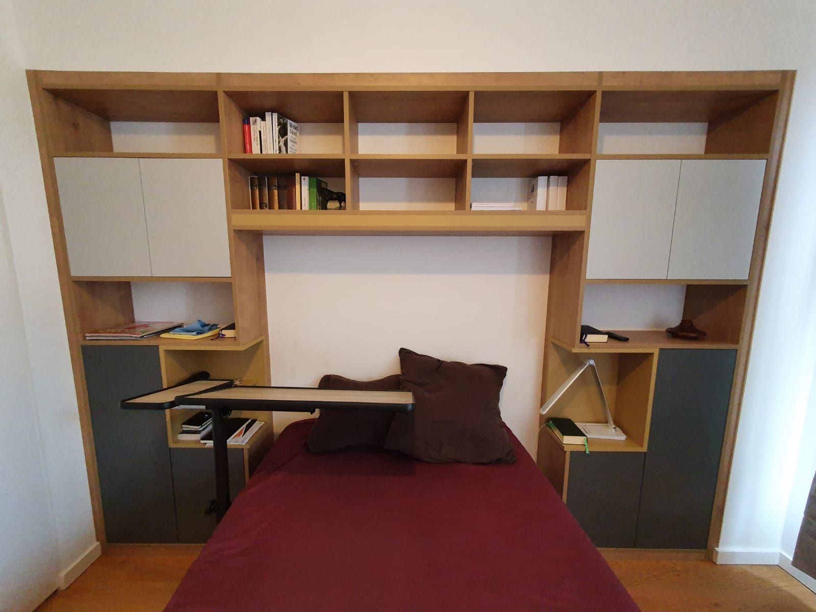 Pont de lit sur mesure avec placard et rangement à Nantes.