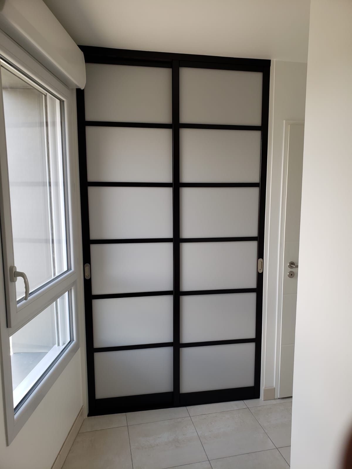 Verrière et séparation sur mesure avec placard et rangement à Nantes.