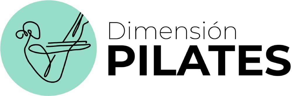 Logotipo de Dimensi&oacute;n Pilates con un c&iacute;rculo verde menta y un dibujo lineal negro de una persona haciendo ejercicio en una m&aacute;quina reformer.
