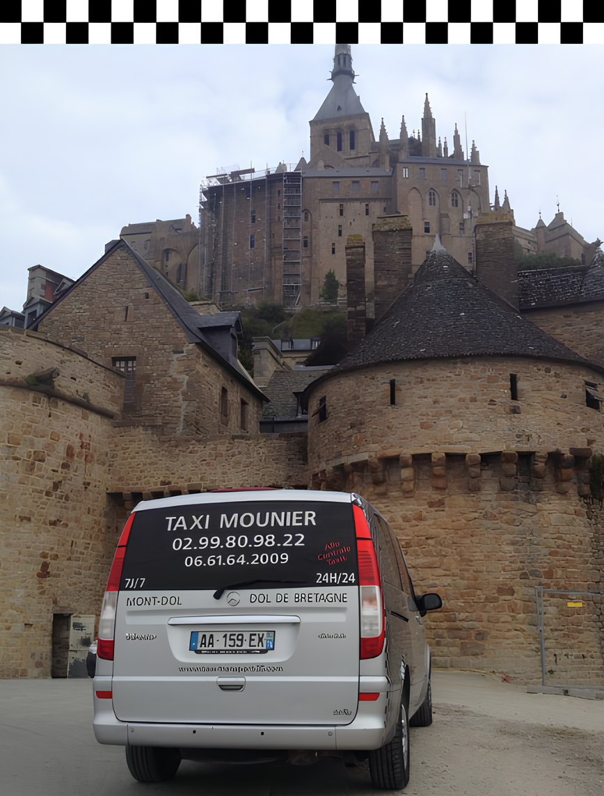 Un taxi de groupe devant le Mont St-Michel