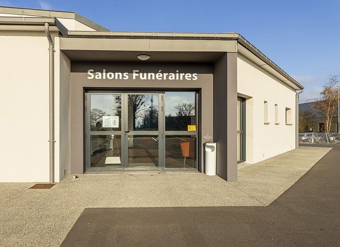 Photo de l'extérieur du centre de salons funéraires