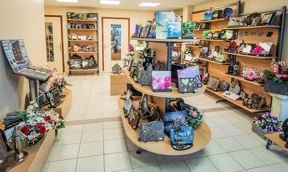 Divers articles funéraires