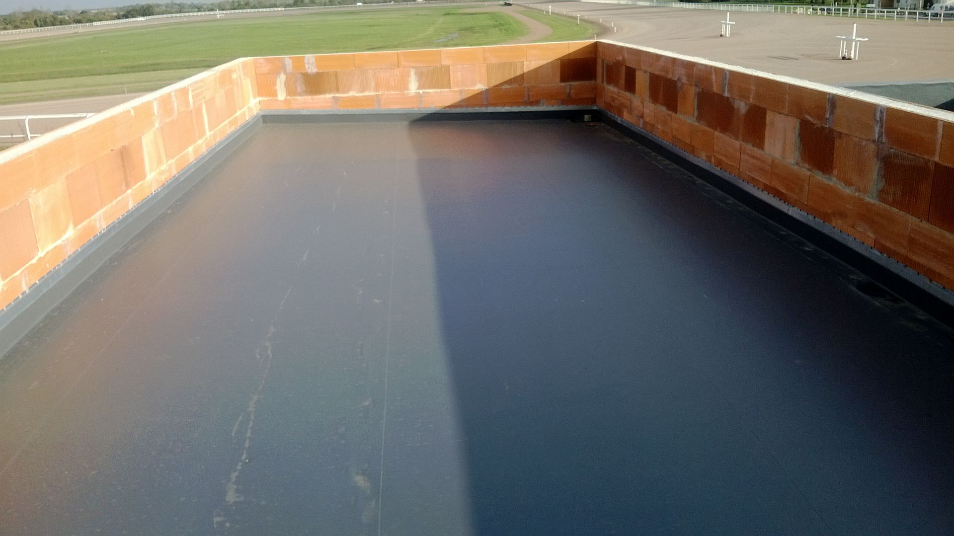 Pose de membrane sur un toit terrasse