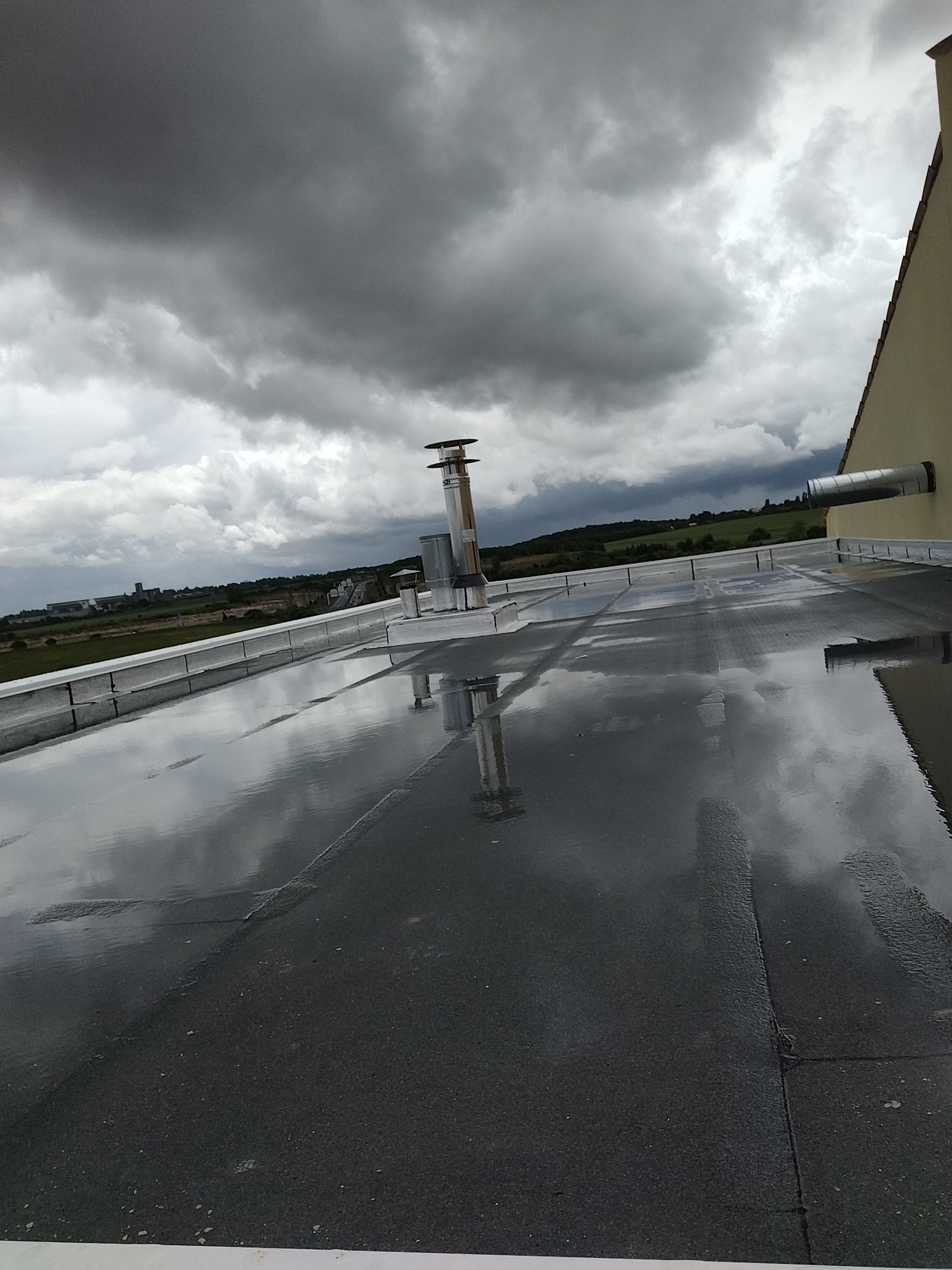 Étanchéité toit magasin