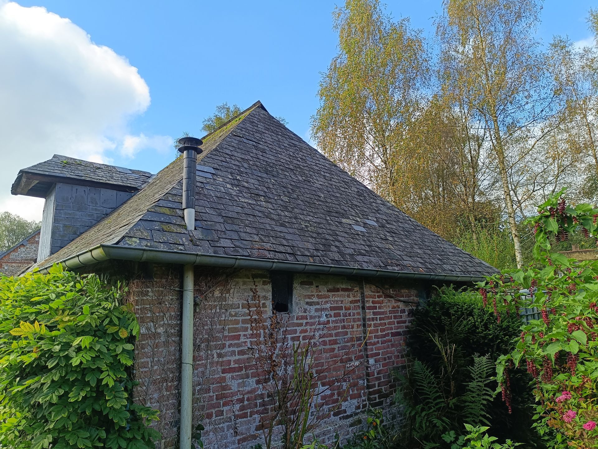 Avant démontage de toiture de face