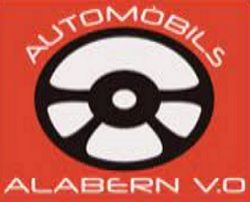 Un logotipo para automóviles Alabern vo con un volante.