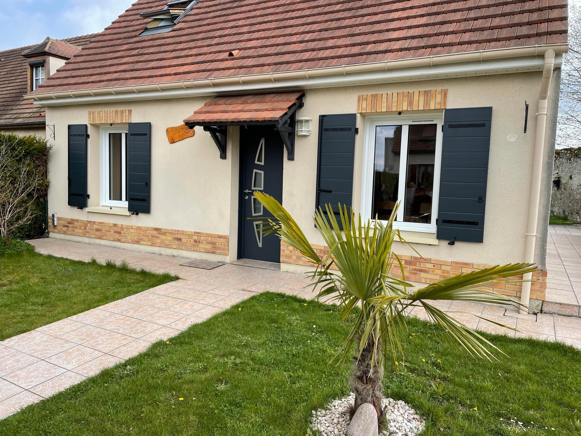 Maison avec menuiseries extérieures neuves