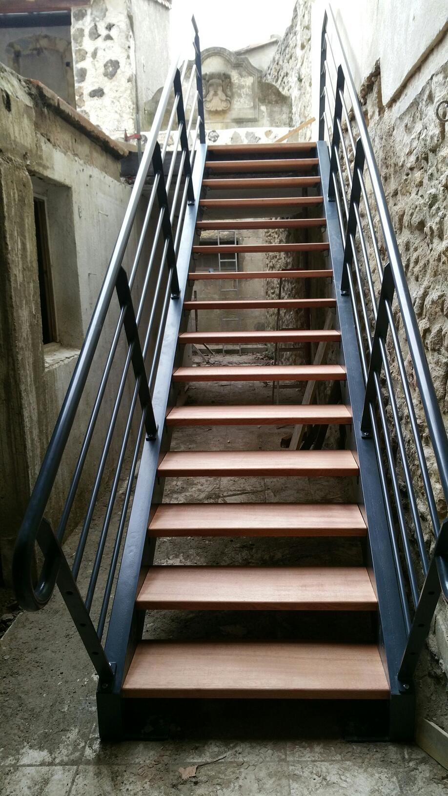 Escalier droit extérieur