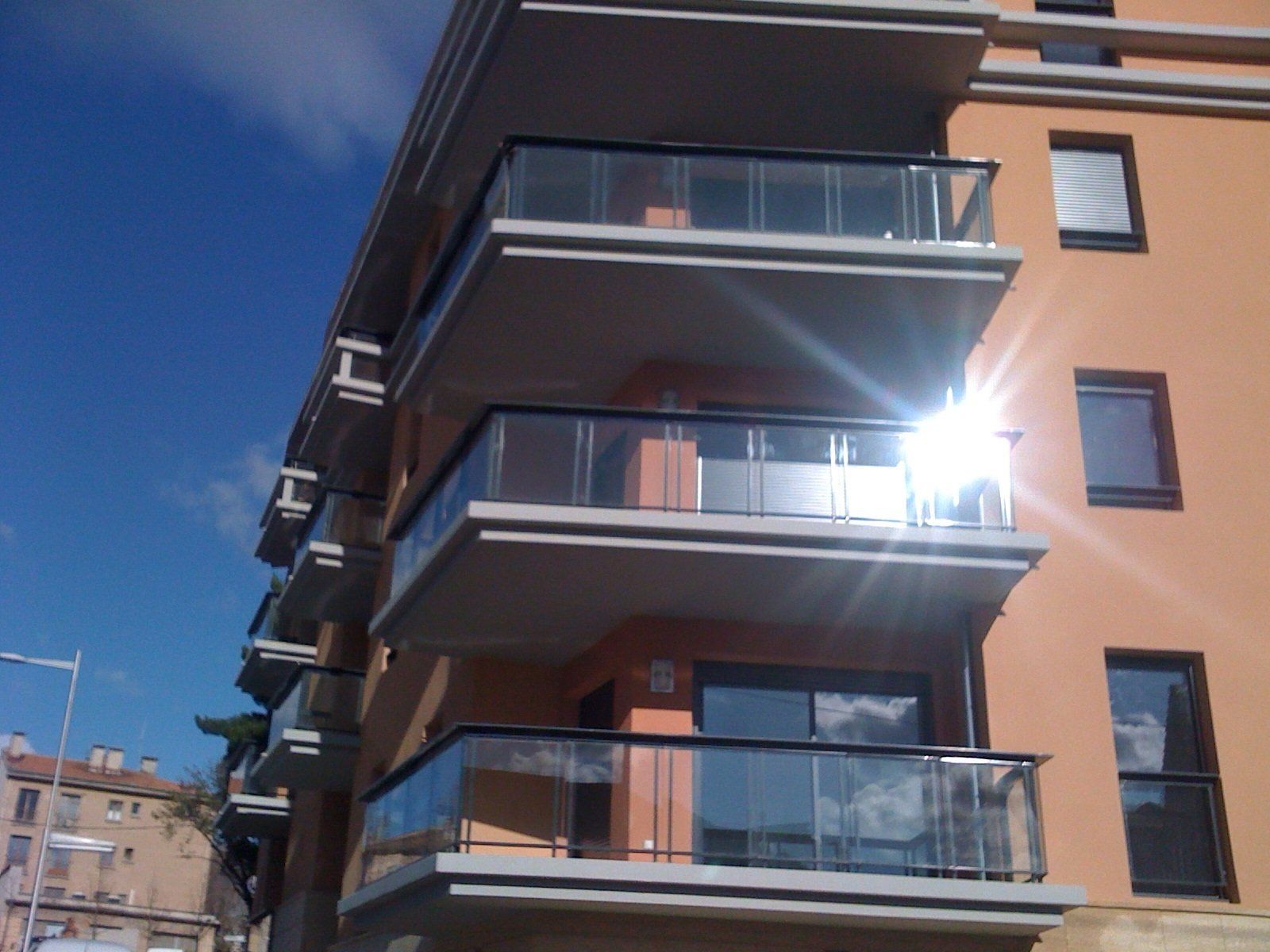 Garde-corps en verre balcons angles