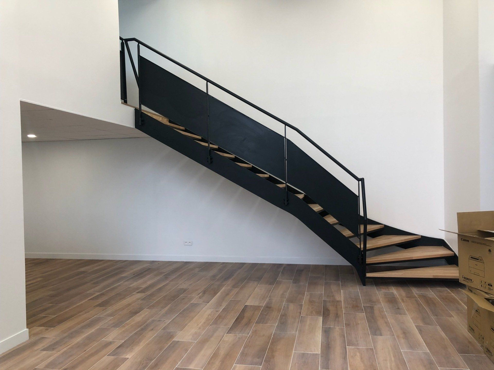 Escalier métal et bois intérieur courbé