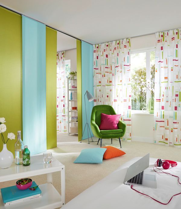 Rideau blanc vert et rouge