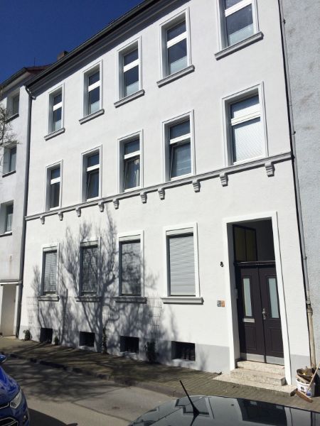 weiße Außenfassade