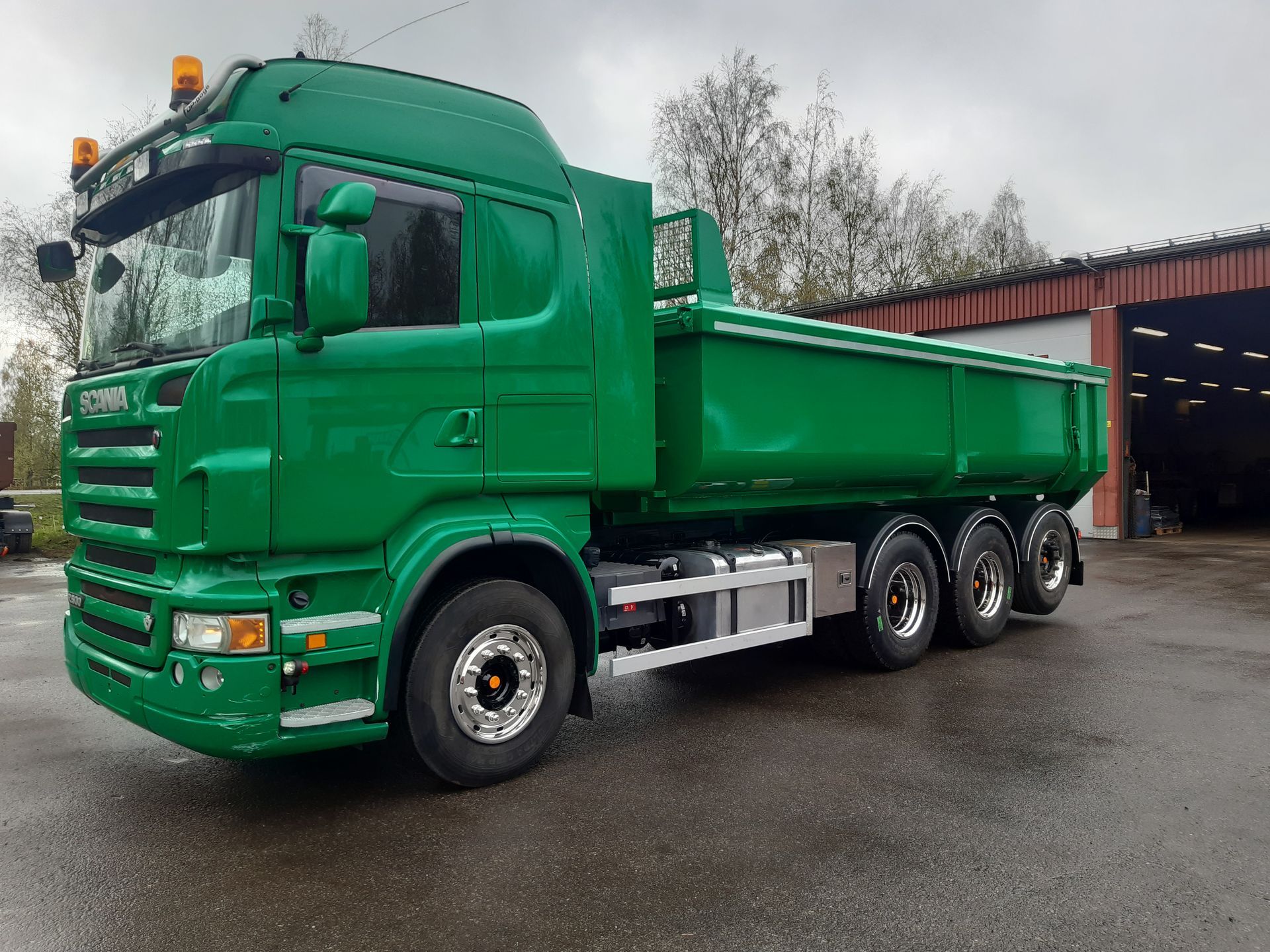 Rekka kahdella perävaunulla