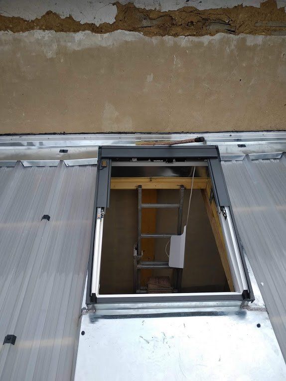 Ouverture pour toit en zinc