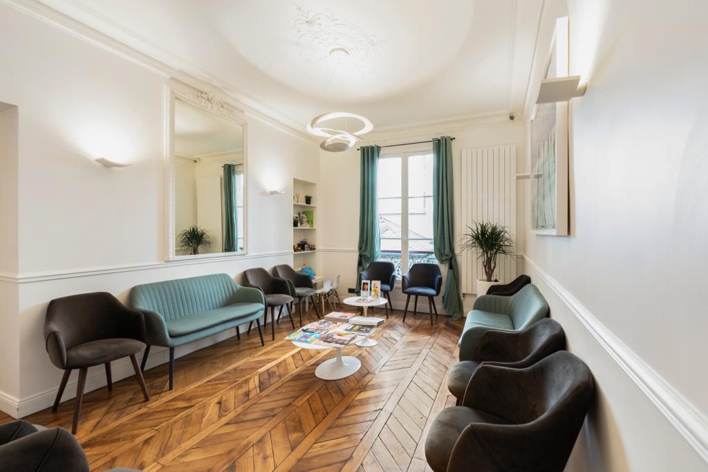 Salle d'attente en ostéopathie
