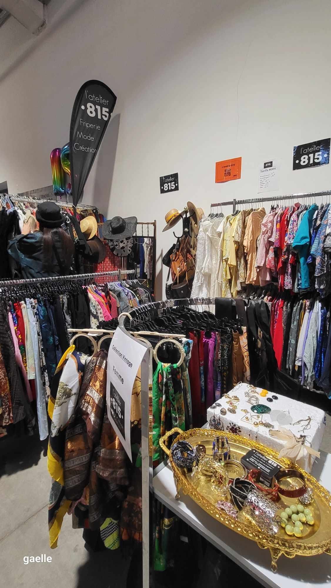 Grand choix de vêtements