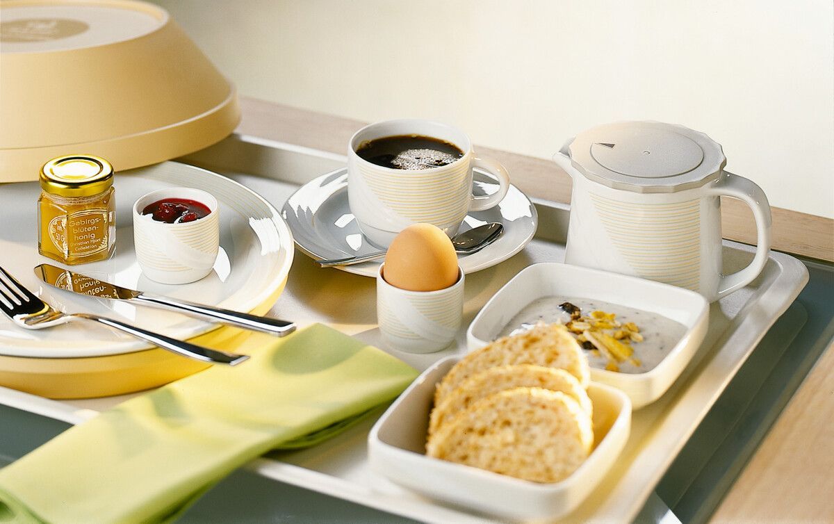 gefülltes Frühstückstablett