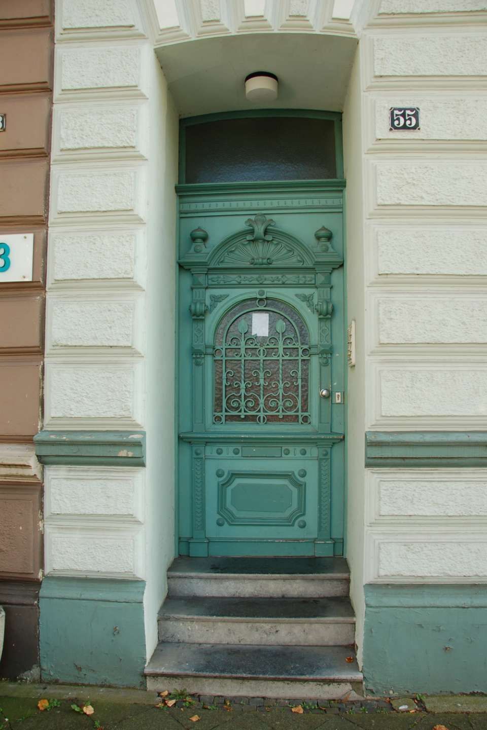 grüne Eingangstüre