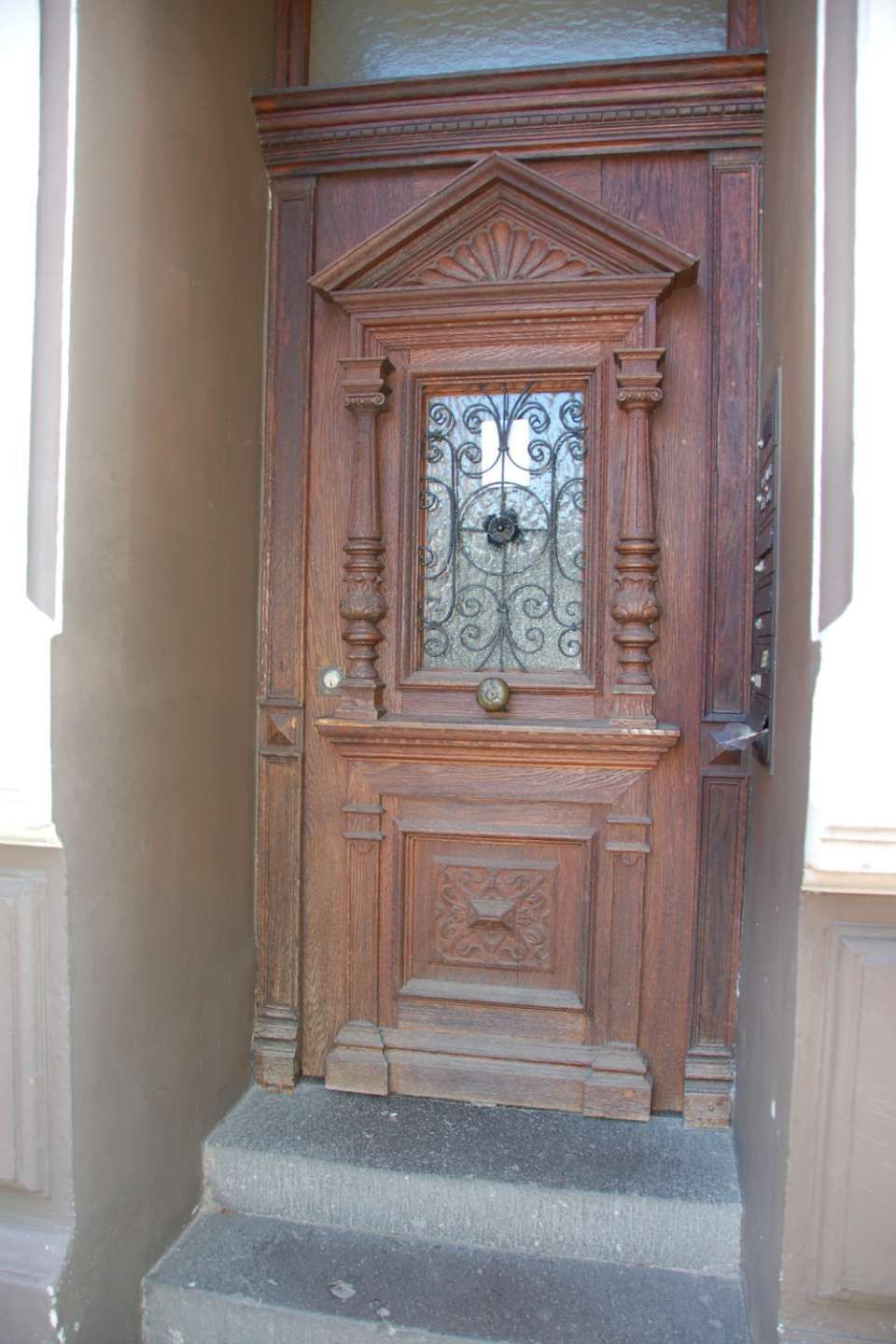 grüne Eingangstüre