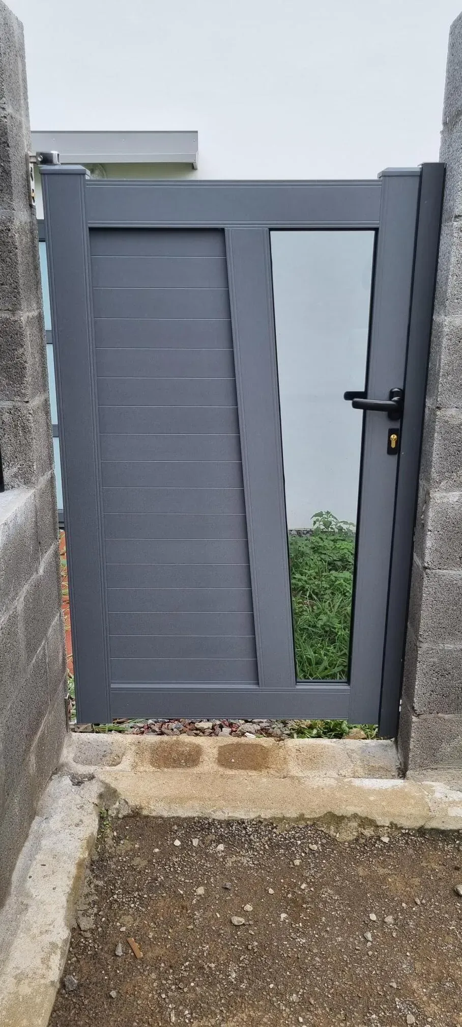 Portillon personnalisé en aluminium et en verre