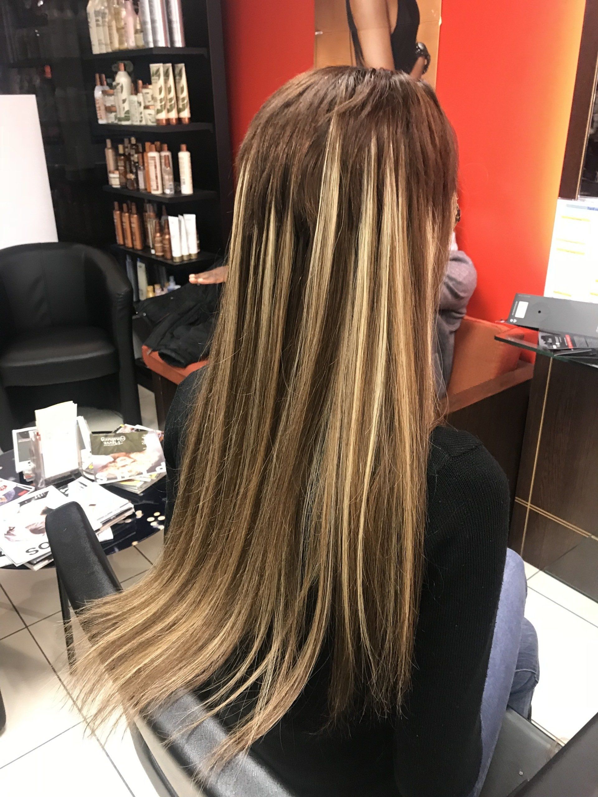 Les cheveux d'une femme avec des extensions