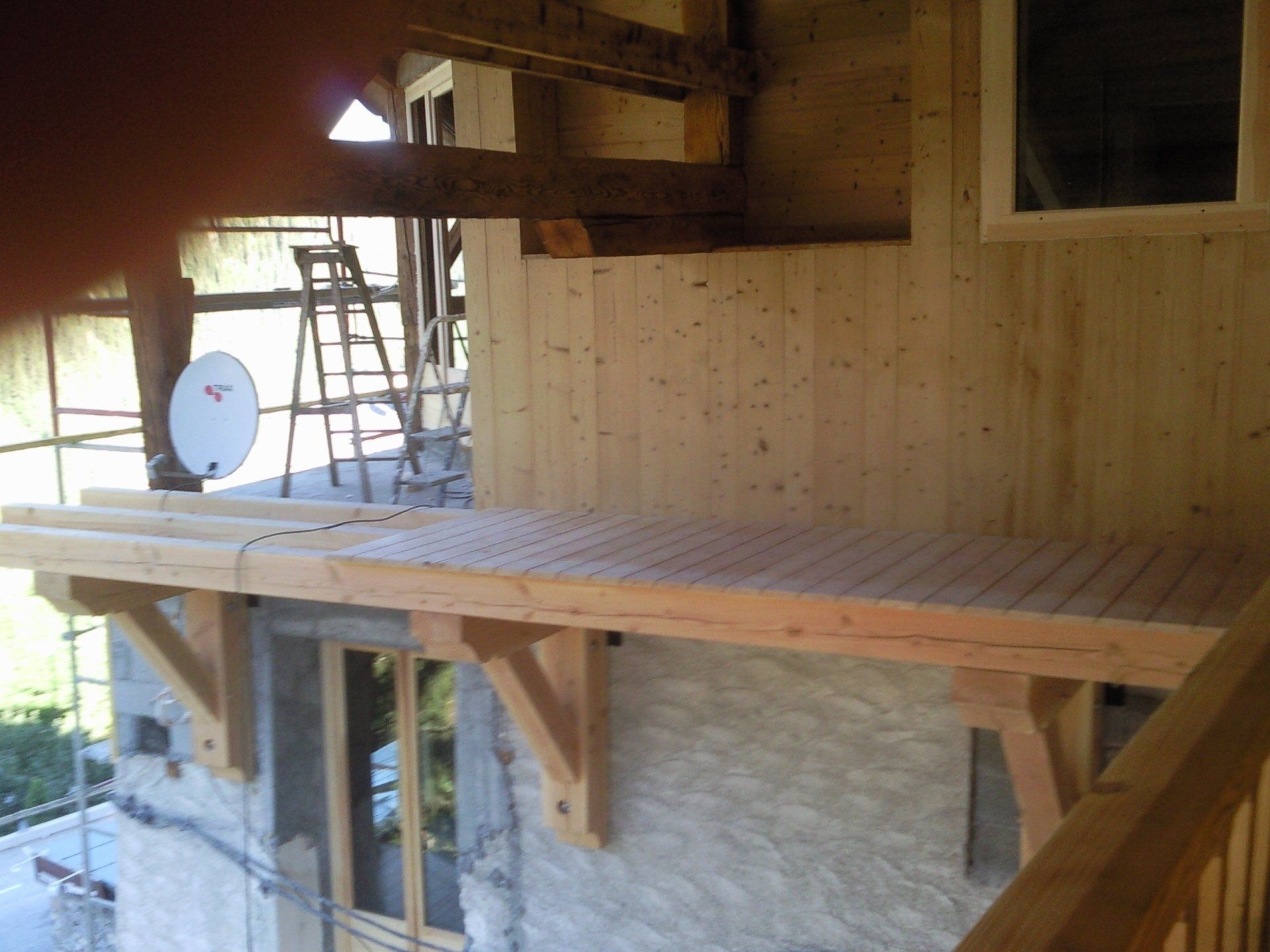 Travaux en cours sur un balcon