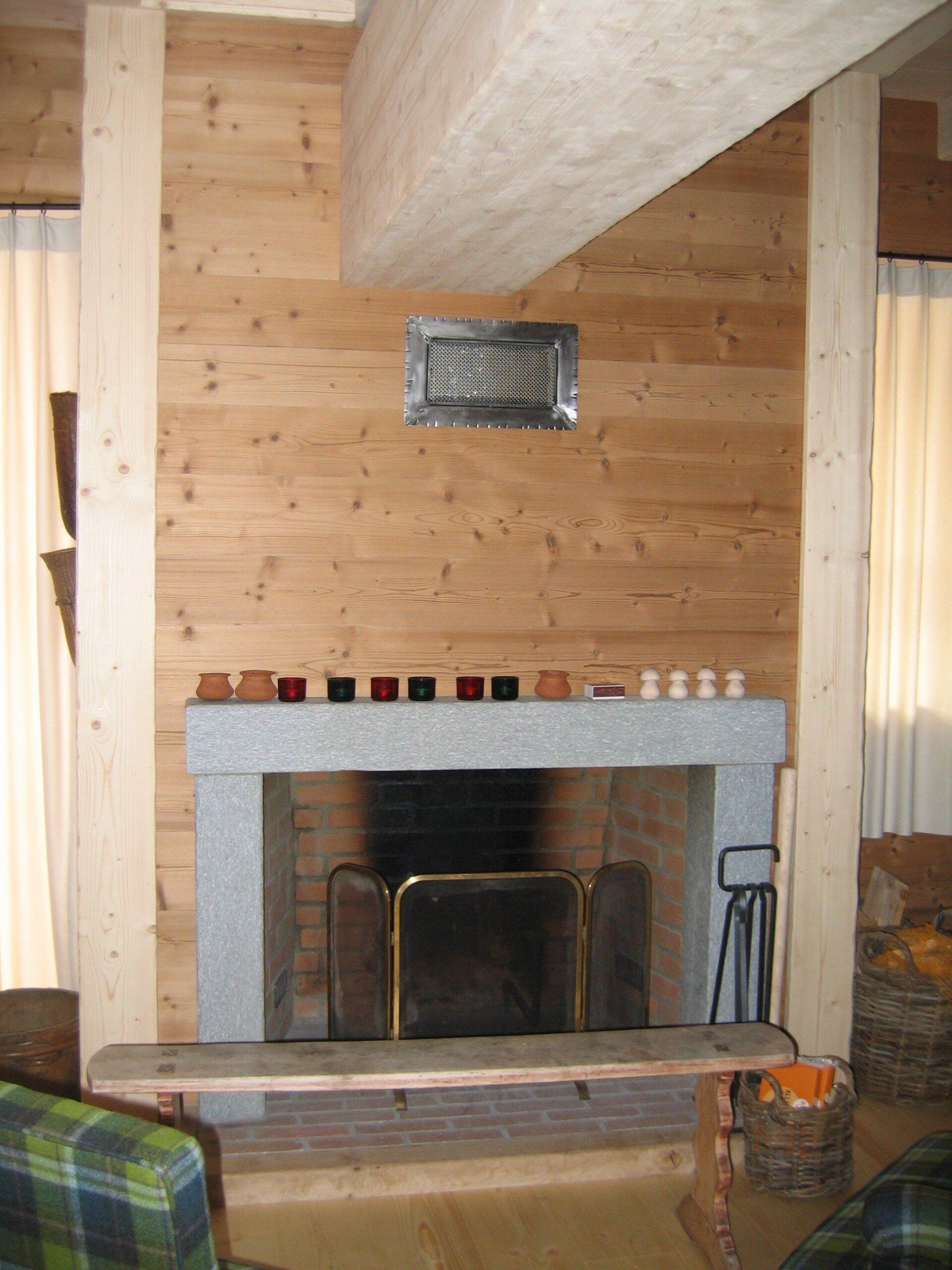 Meuble bois pour contour de cheminée