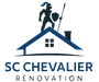 Logo d'un chevalier sur le toit d'une maison bleue tenant une lance et un bouclier ; « SC CHEVALIER RÉNOVATION » en dessous.