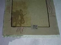 Eine Nahaufnahme eines Blattes Papier mit einer Zeichnung darauf.