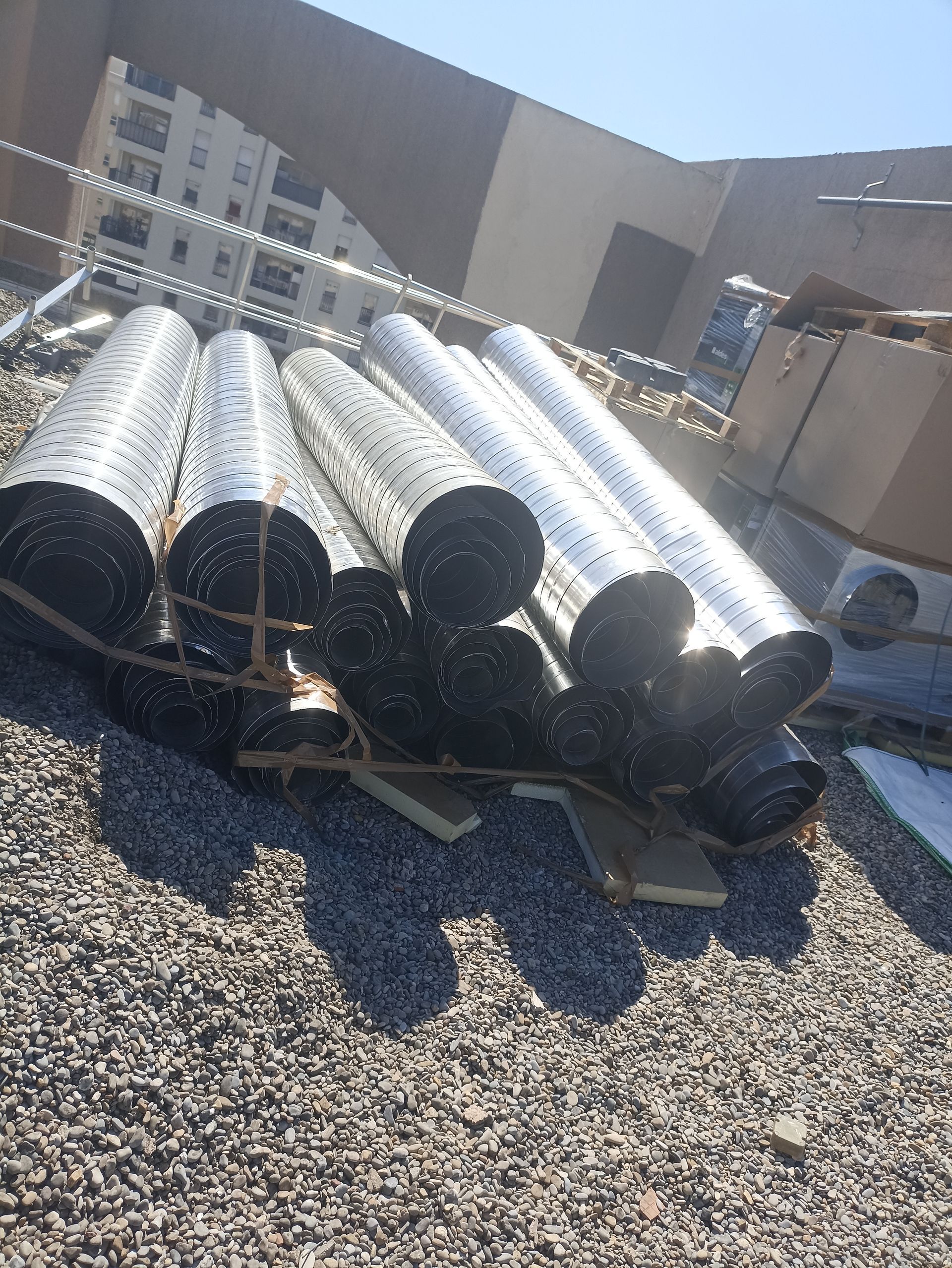 Tuyaux de VMC pour immeuble