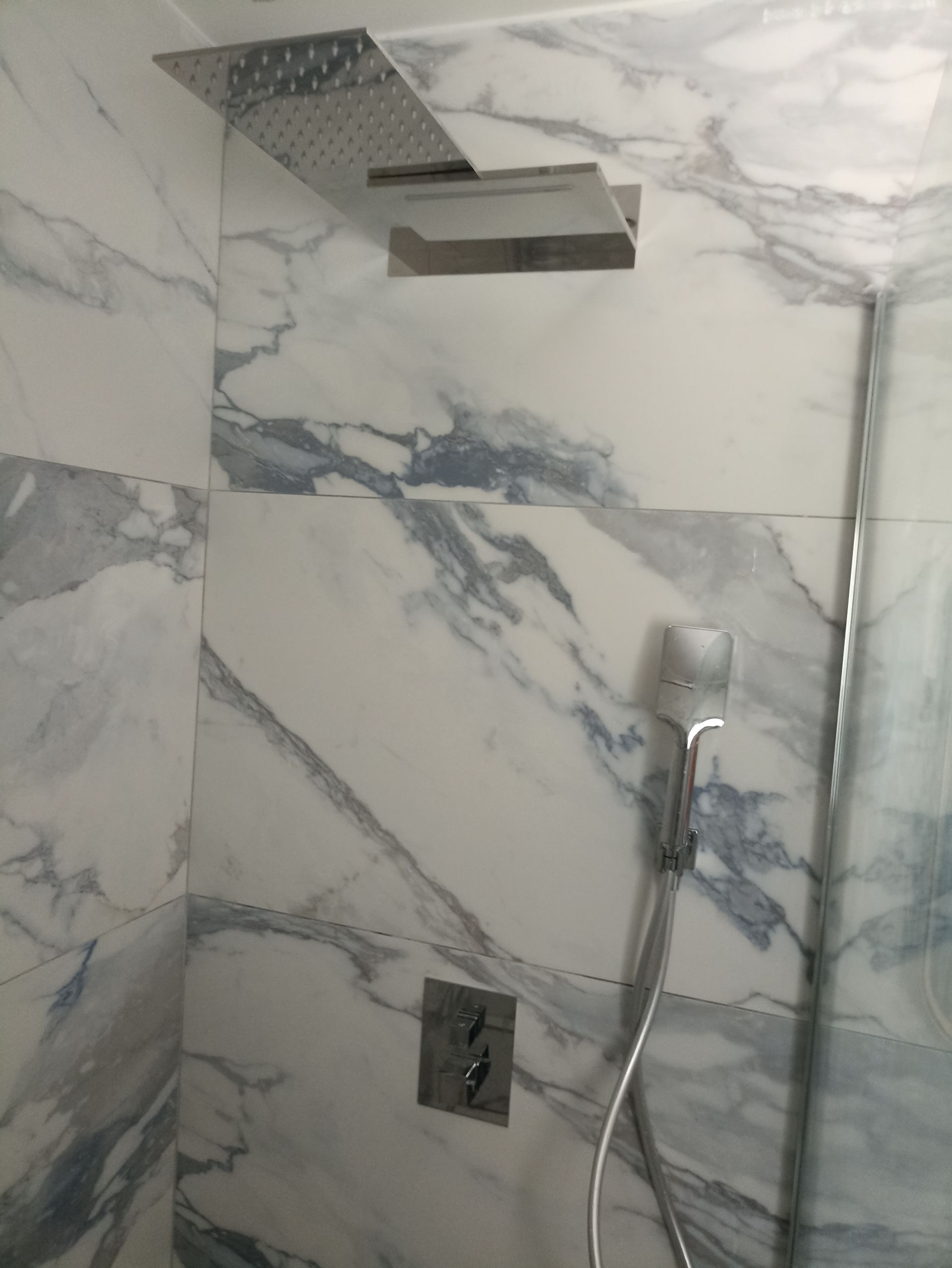 Salle de bains effet marbre