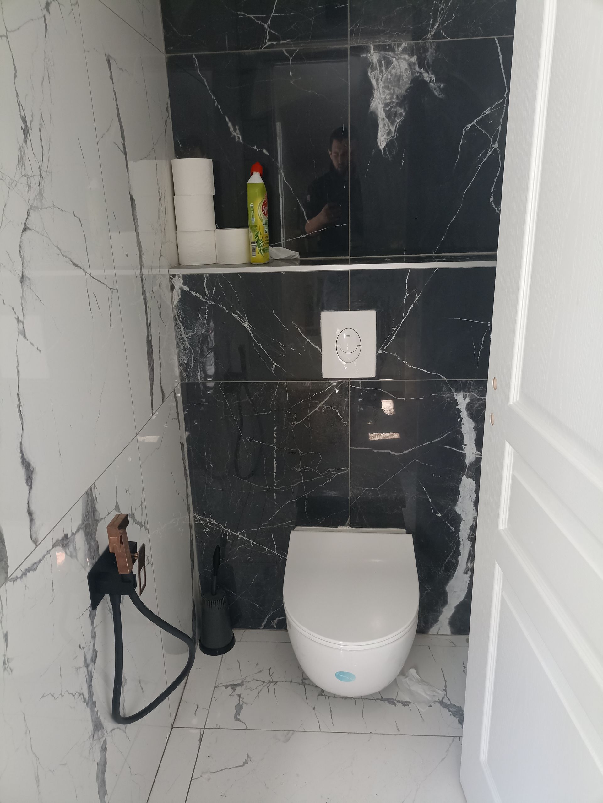 Toilettes effet marbre