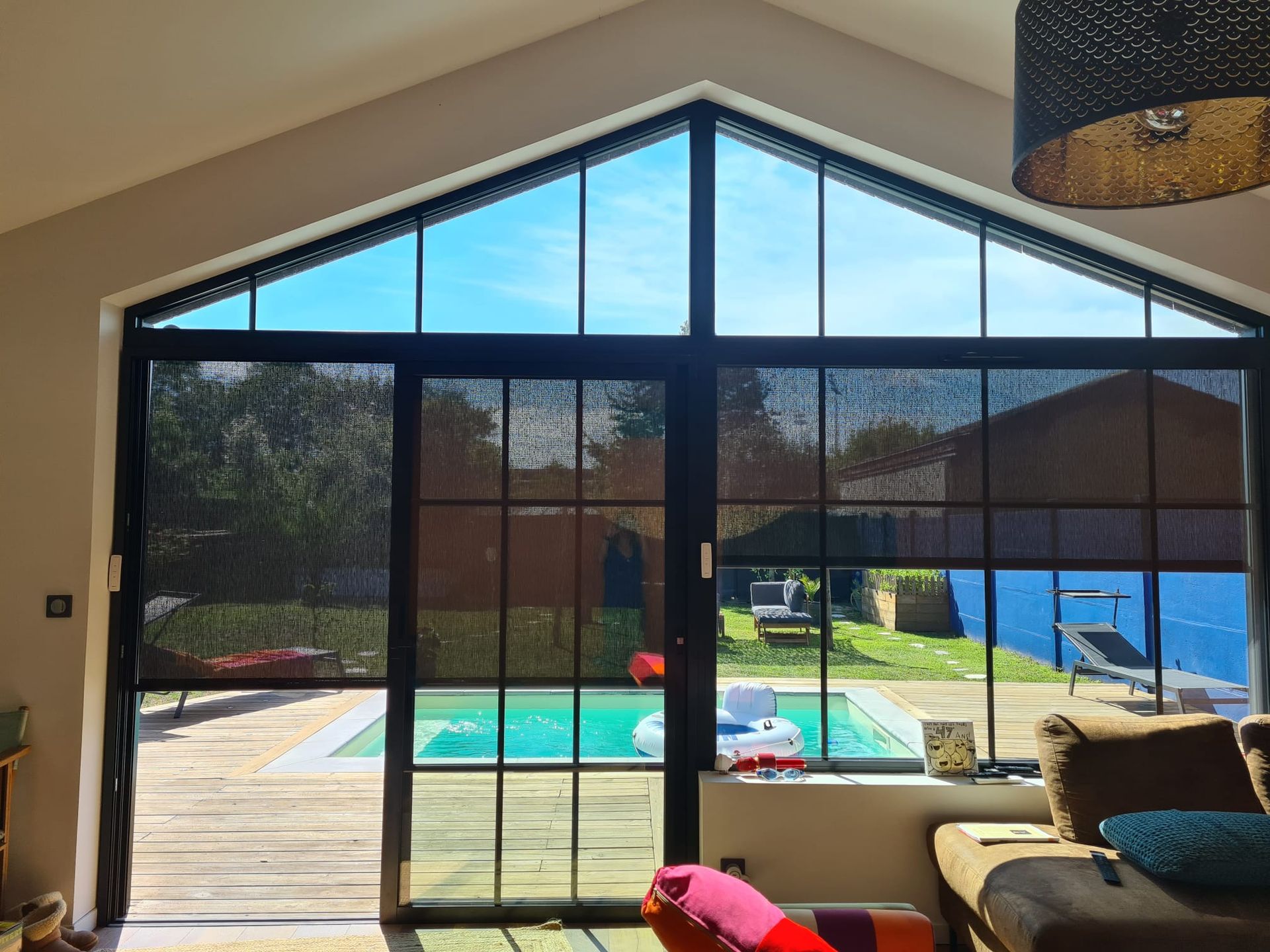 Baie vitrée avant la pose de store