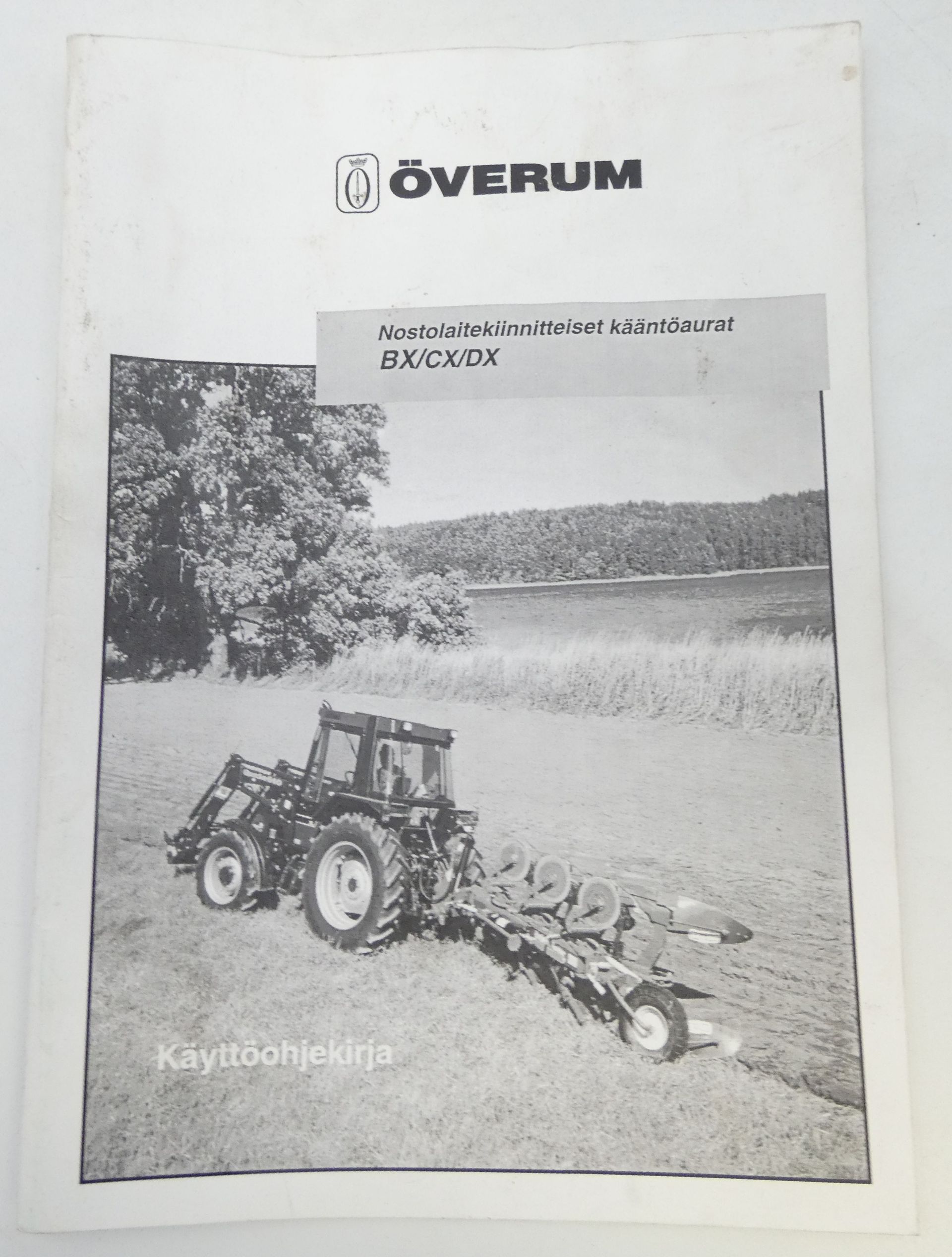 Överum nostolaitekiinnitteiset kääntöaurat BX/CX/DX käyttöohjekirja
