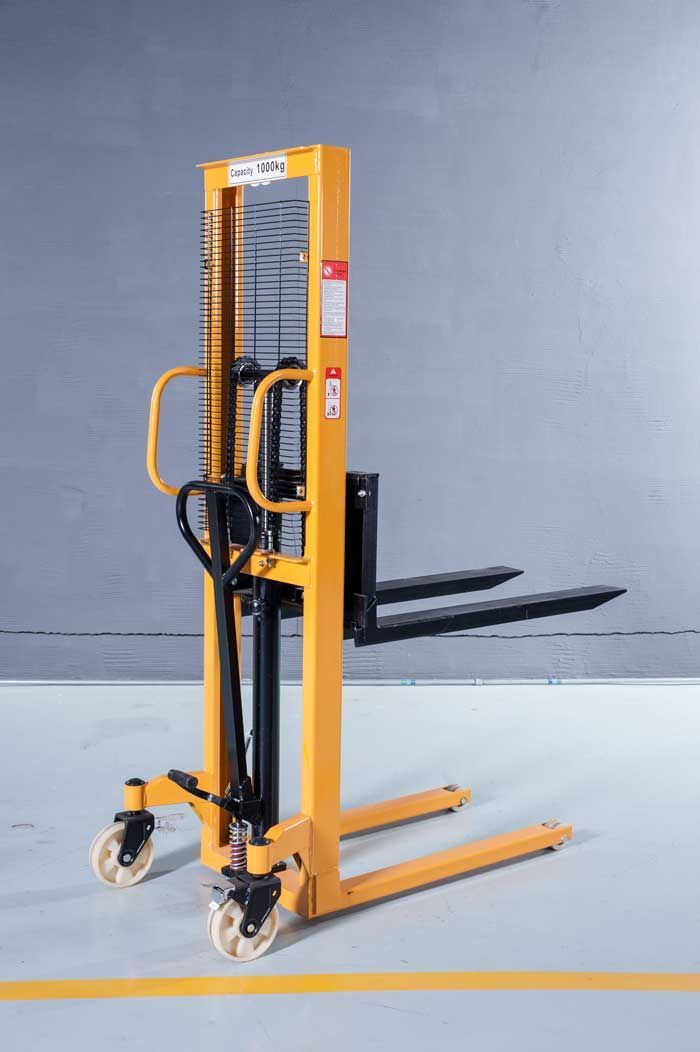 Χειροκίνητα ανυψωτικά με βραχίωνες αντιστήριξης | POWERLIFT