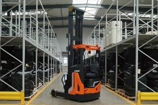 Ηλεκτροκίνητα περονοφόρα επικαθήμενου χειριστή | POWERLIFT