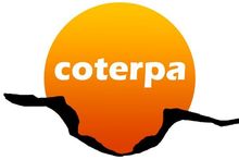 Logotipo de Coterpa: sol naranja con texto blanco sobre gr&aacute;fico de tierra negra.