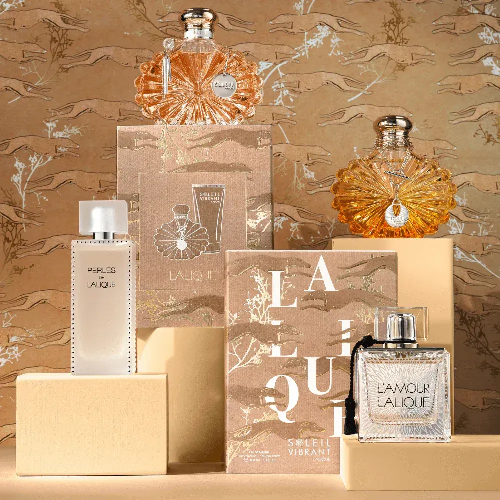 Présentation de différents parfums Lalique