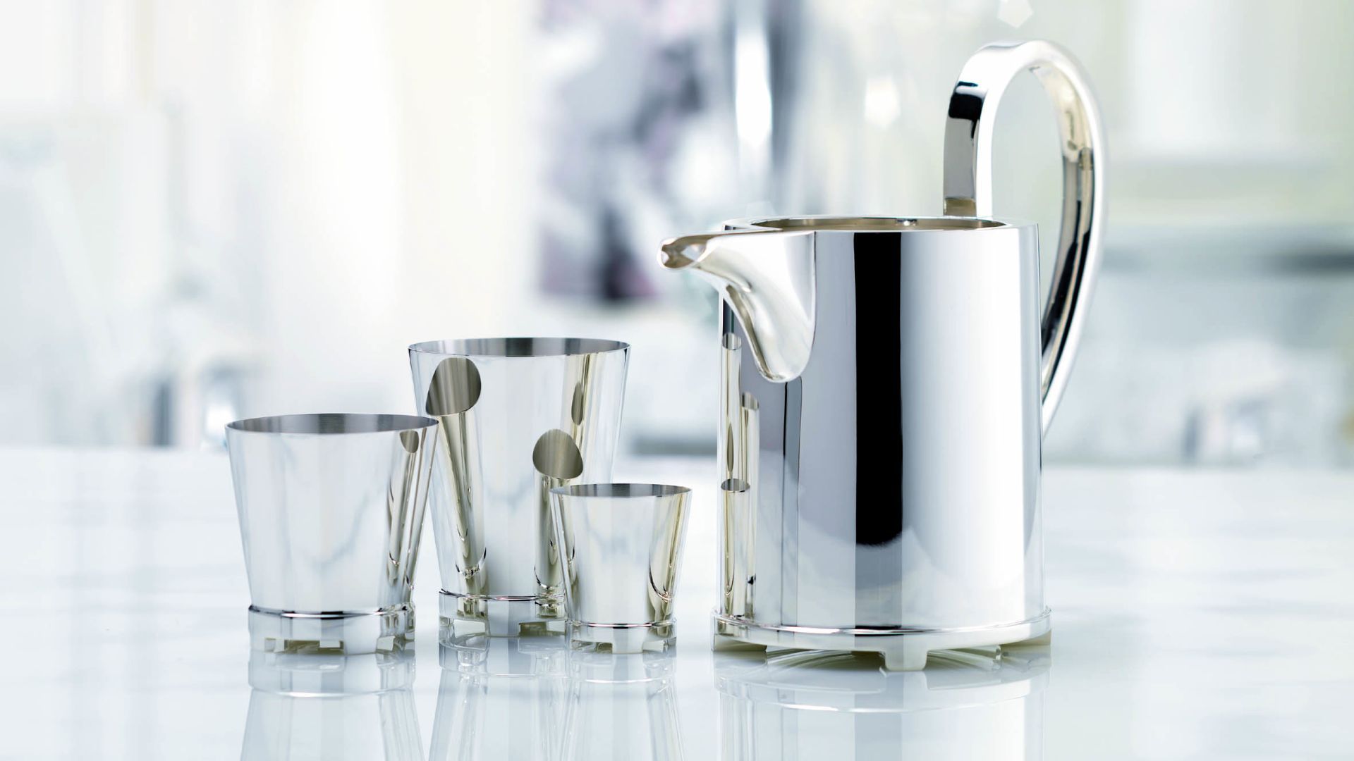 Argenterie carafe et verres