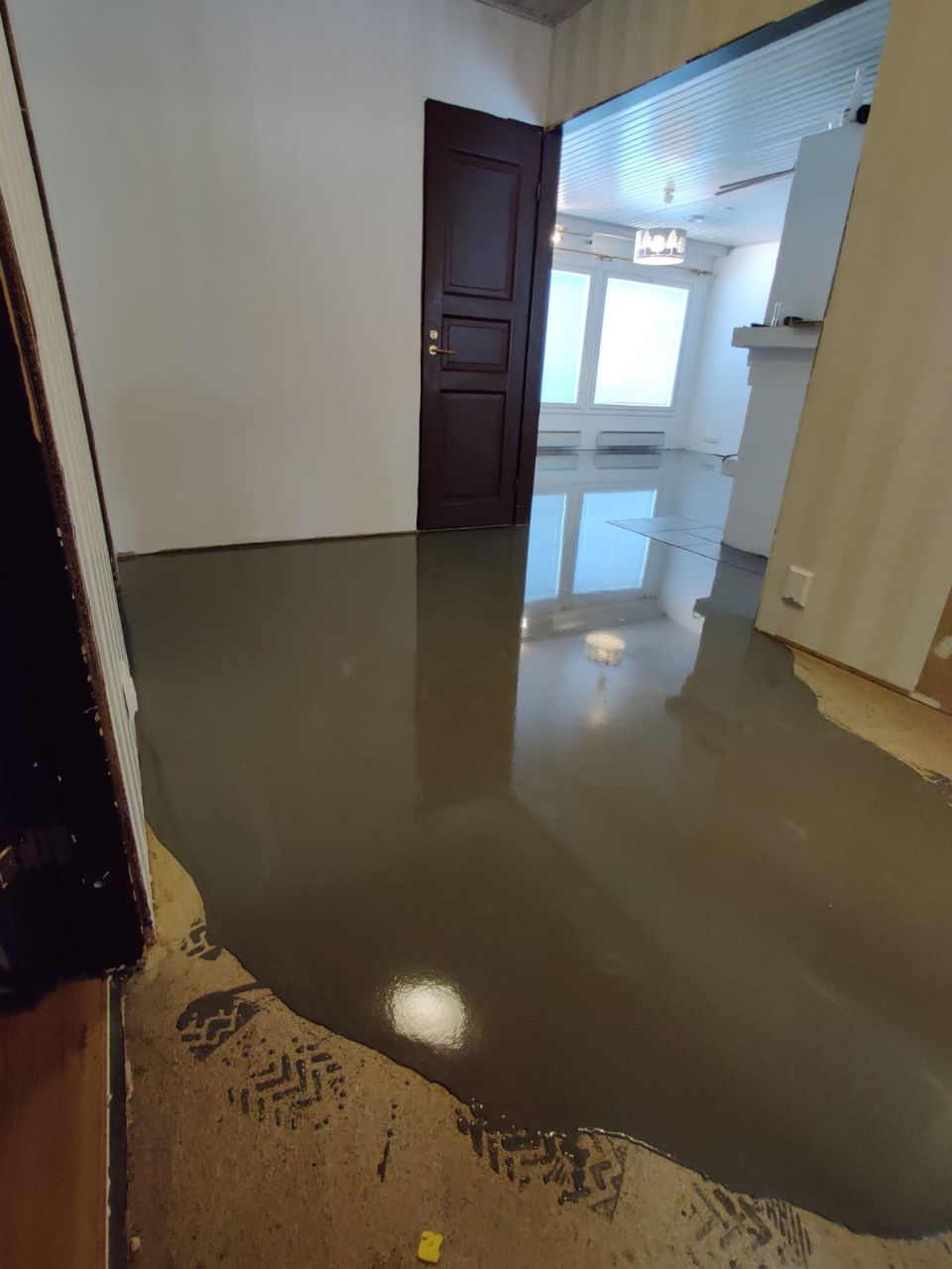 Lattioiden tasoitukset ja pinnoitukset