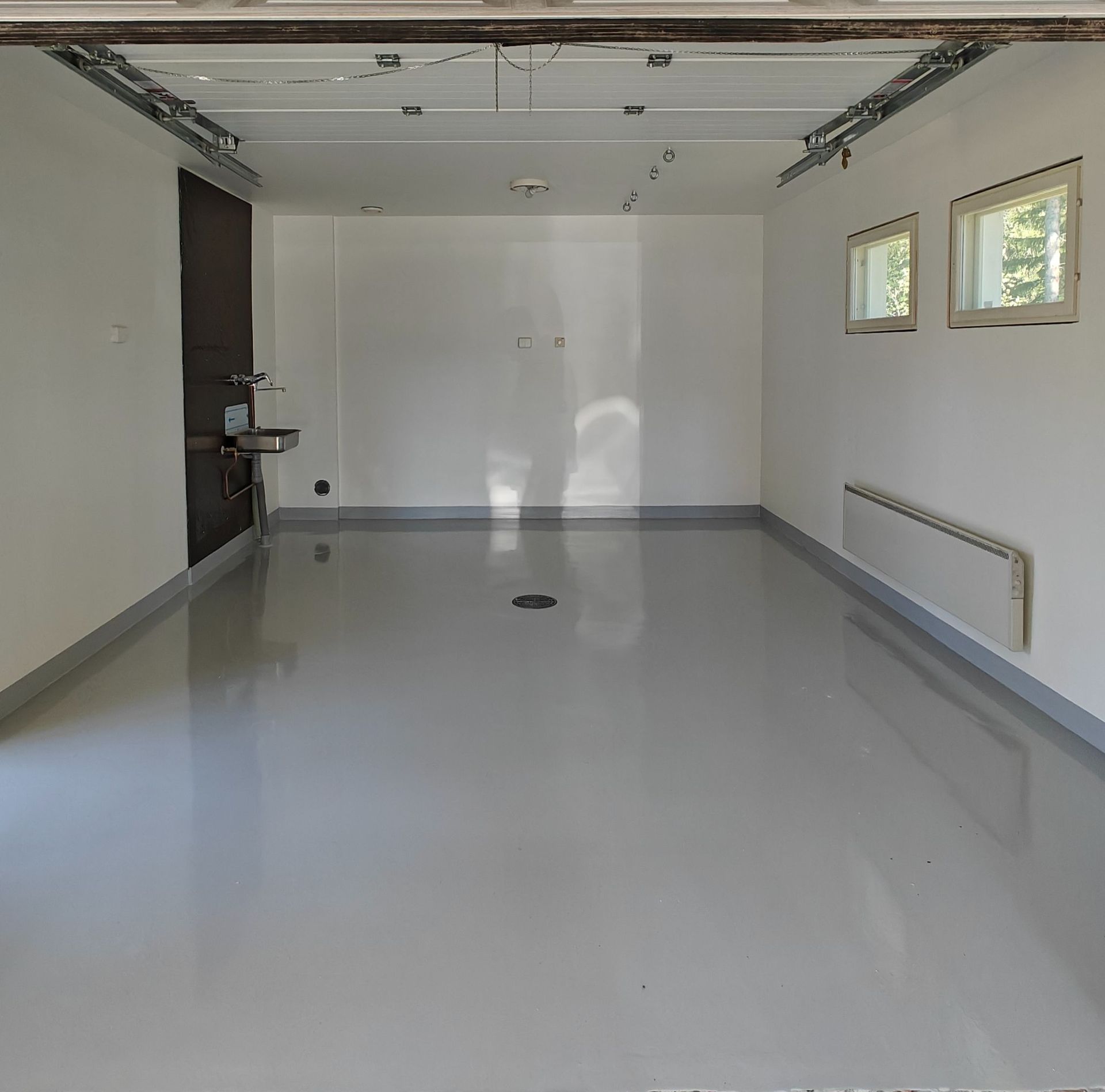 Kiillotettu betonilattia kotona
