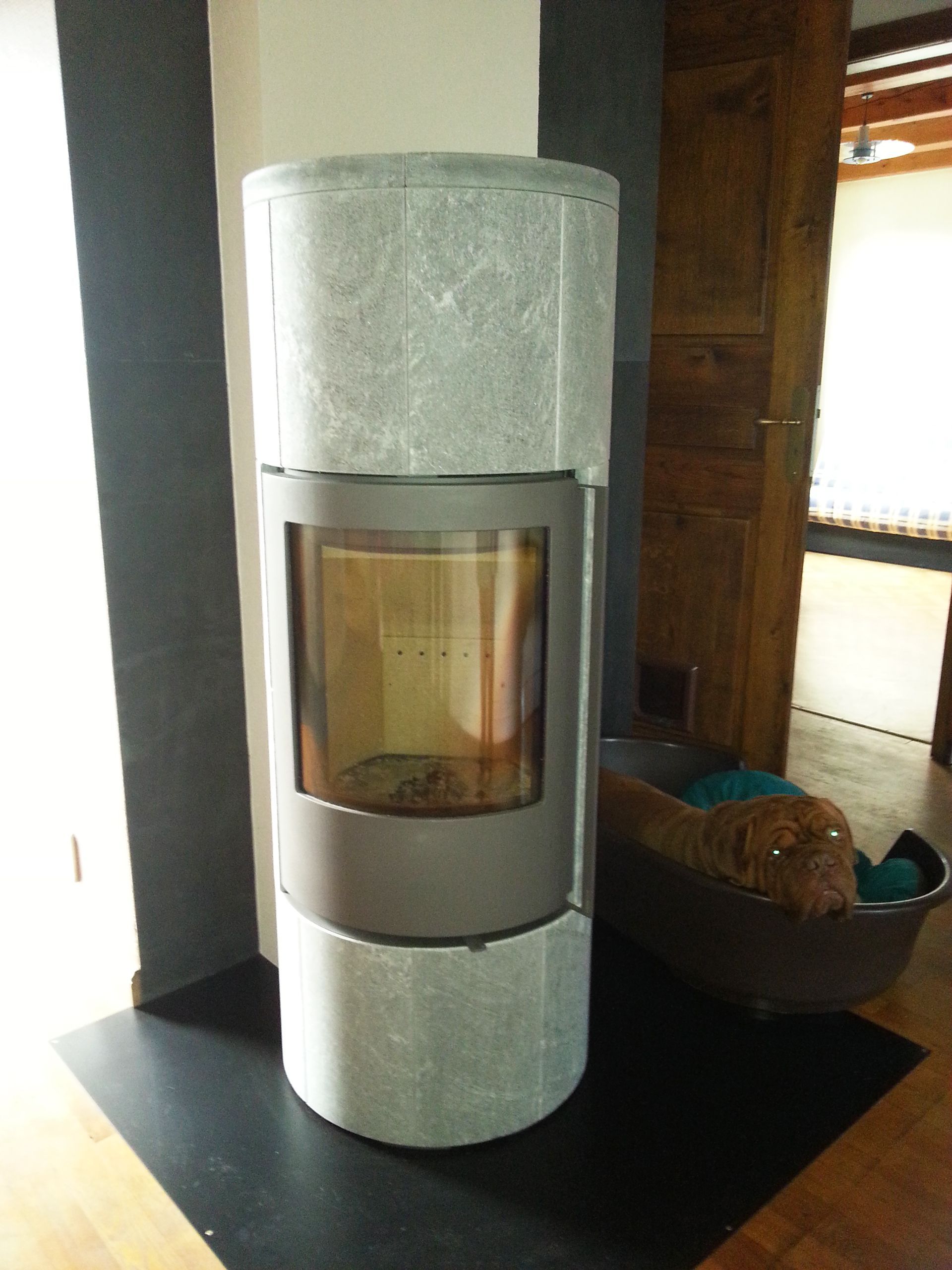 Poêle cylindrique gris