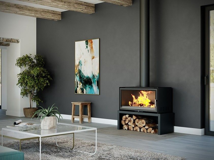 Poêle noir de la marque Totem en fonctionnement